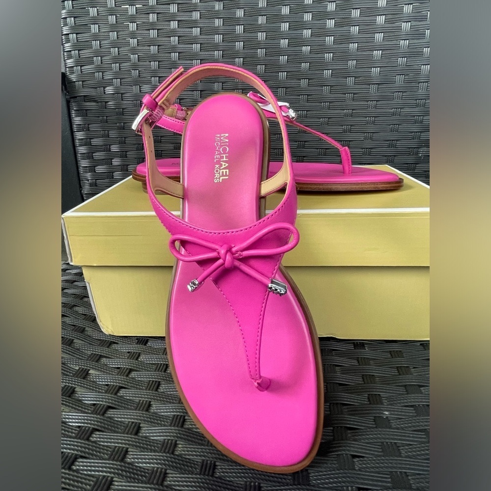 Michael Kors Shoes,Michael Kors Sandals,Michael Kors Pink T-Strap Sandals - Picture 5 of 11